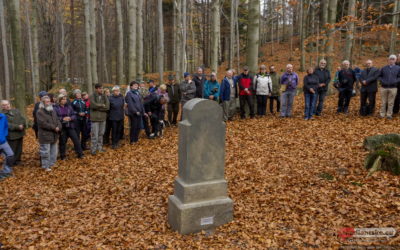 Slavnost požehnání obnoveného Wenzerichova pomníku v údolí Smědé nad obcí Bílý Potok / Fotogalerie