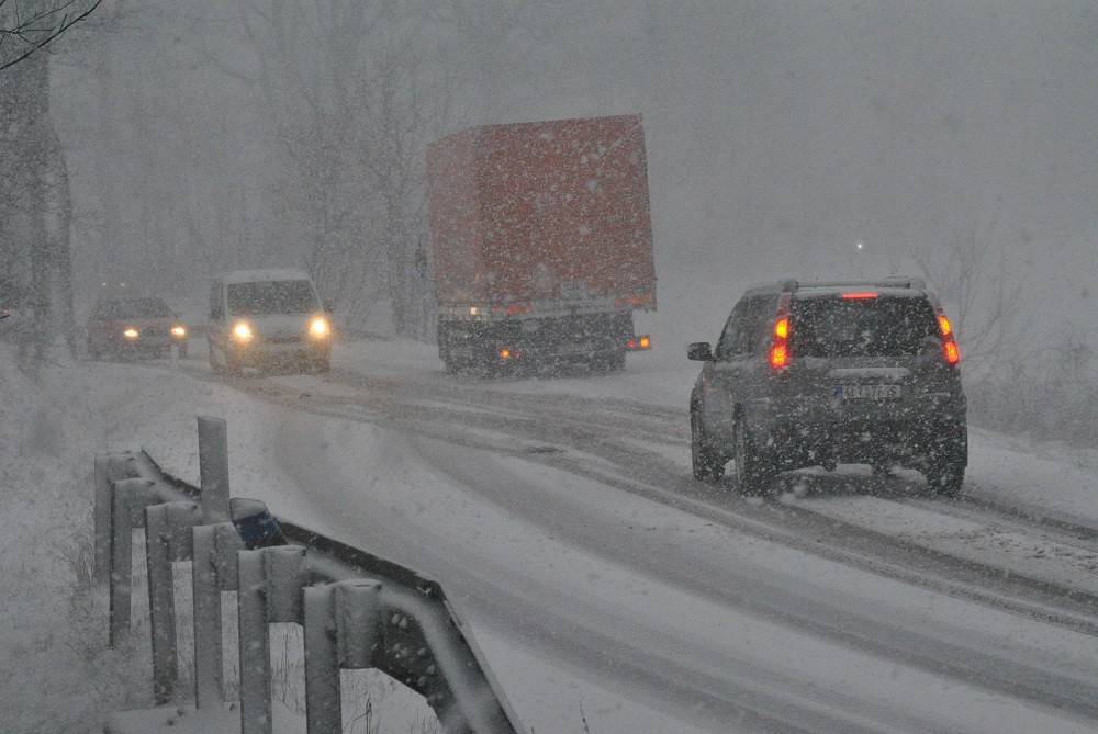 Na Liberec se žene silný vítr. Přinese mráz a sníh