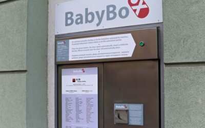 V libereckém babyboxu našli zdravou holčičku. Dostala jméno Barborka